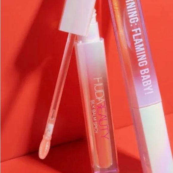 Huda Beauty Silk Balm Spicy Thermo-plumping Lip Balm 🌶️ - Picture 2 of 6